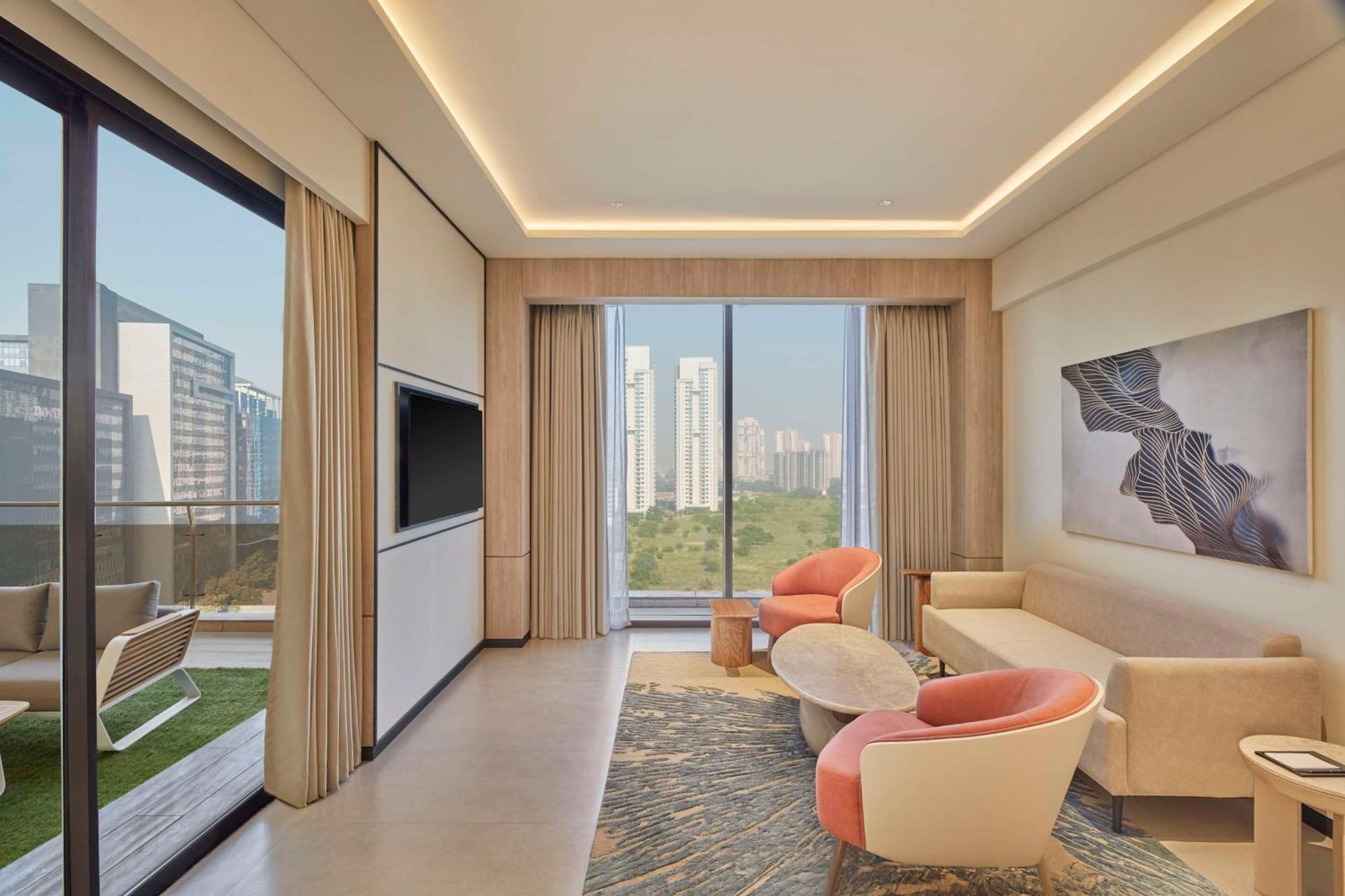 Hilton Gurugram Baani City Centre Гургаон Экстерьер фото