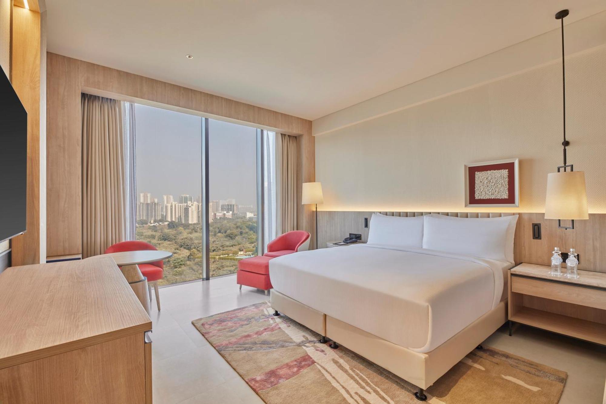 Hilton Gurugram Baani City Centre Гургаон Экстерьер фото